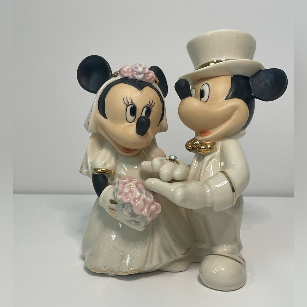 Lenox Disney Wedding Figurine 5.5in Minnie's Dream Wedding
